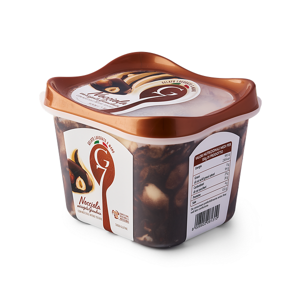 Мороженое G7 с лесным орехом и сиропом